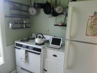 Image: stove and refrigerator. Topic: Buying Energy-Efficient Appliances