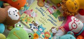 The Joobles are a lovable, huggable, wonderfully squishy bunch of organic cotton stuffed animals, ethically hand knit in Peru and brought to life in the bilingual picture book Meet the Joobles! 