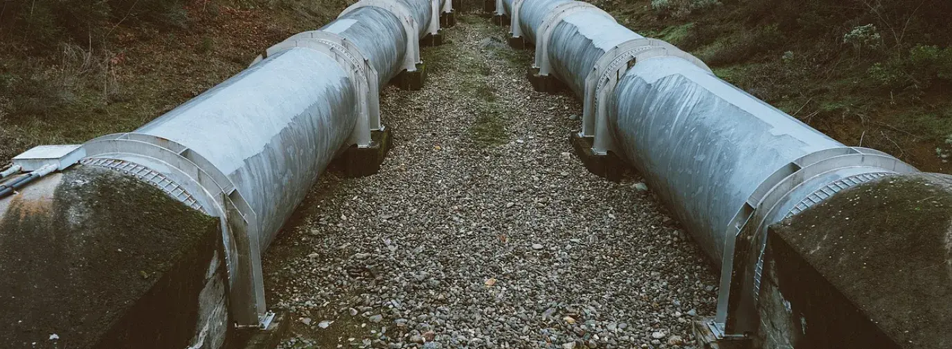 Image: parallel pipelines.