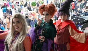 Three people dressed up as the Sanderson Sisters. Sustainable Halloween